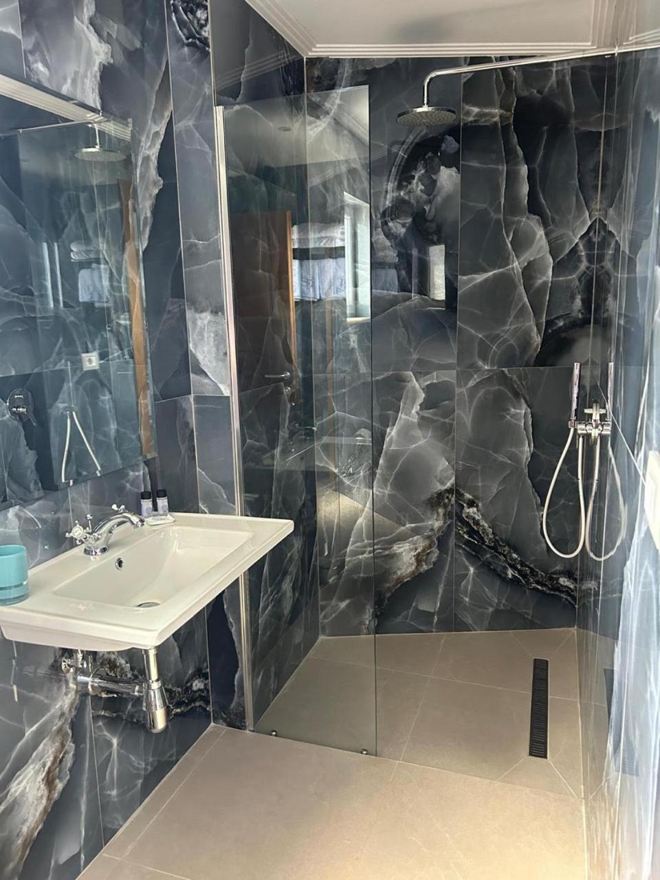 Hotel Borshi Εξωτερικό φωτογραφία