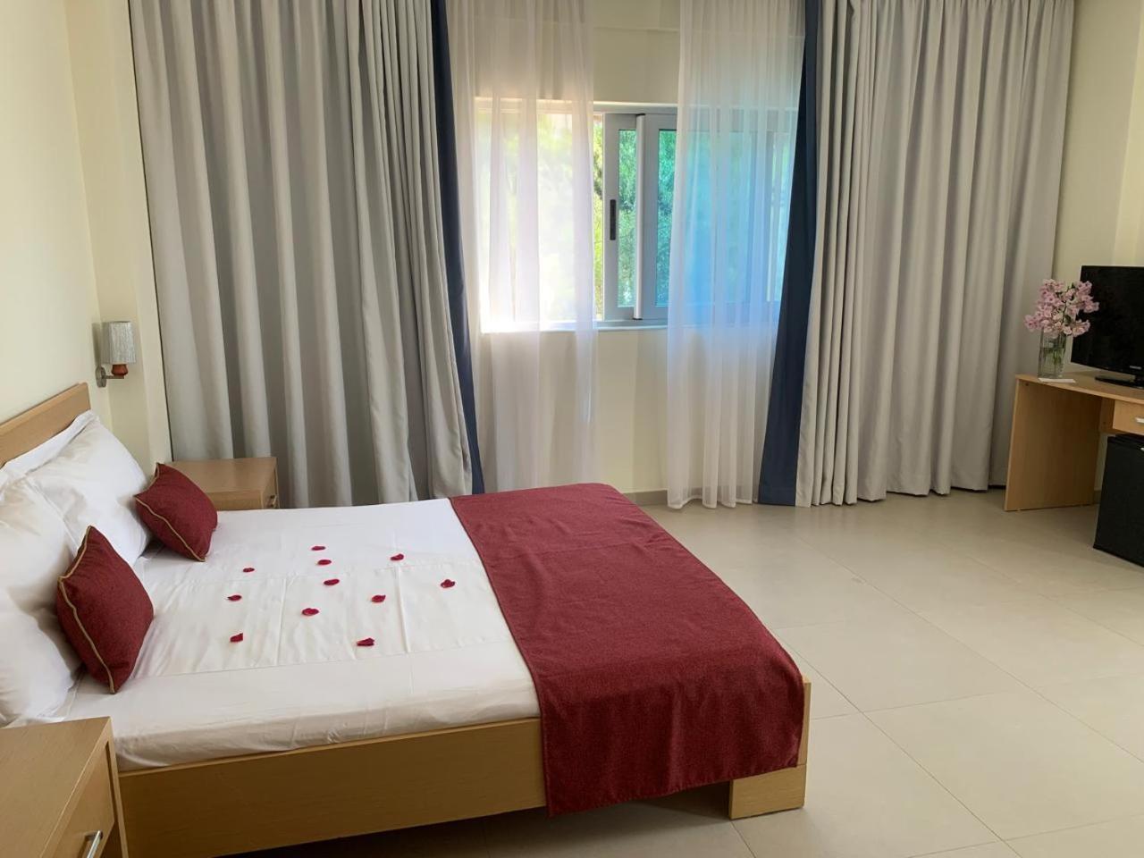 Hotel Borshi Εξωτερικό φωτογραφία
